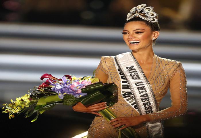 Miss Afrika Selatan Raih Mahkota Miss Universe 2017